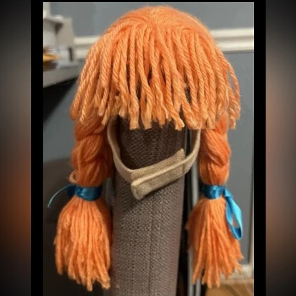 😺Cat Costume- Cats Goldie Locks Hair Wig With Strap Under Chin Super Cute EUC
